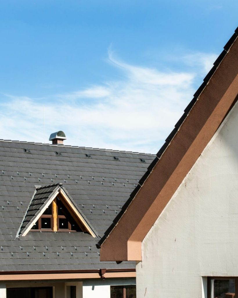 laying-roof-tiles-e1740574297105